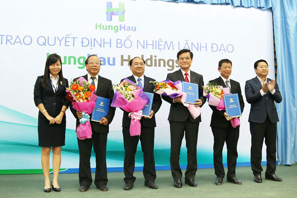 Trao quyết định bổ nhiệm Ban điều hành Trường ĐH Văn Hiến